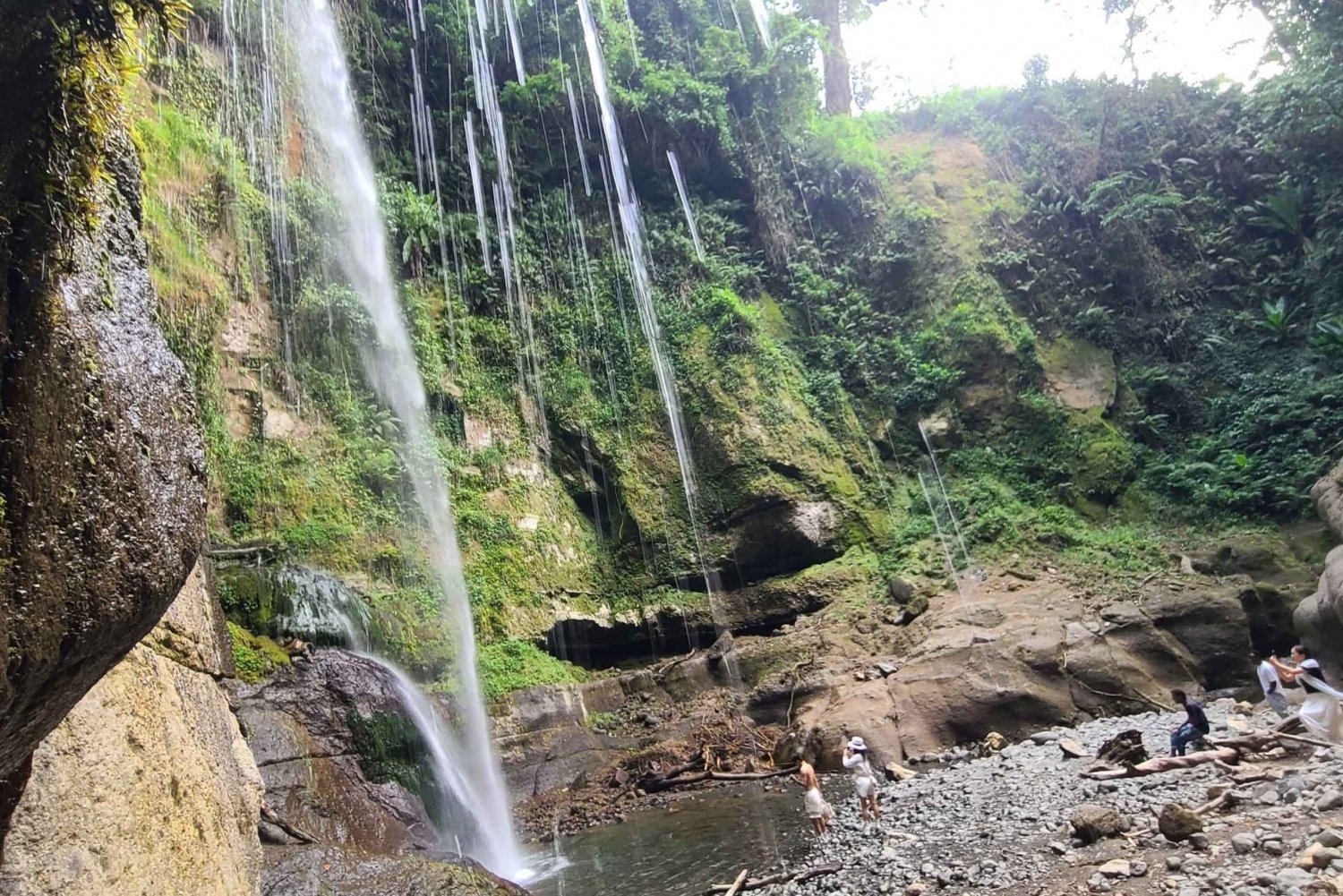 arusha-napuru-waterfalls-guided-hike-4784268